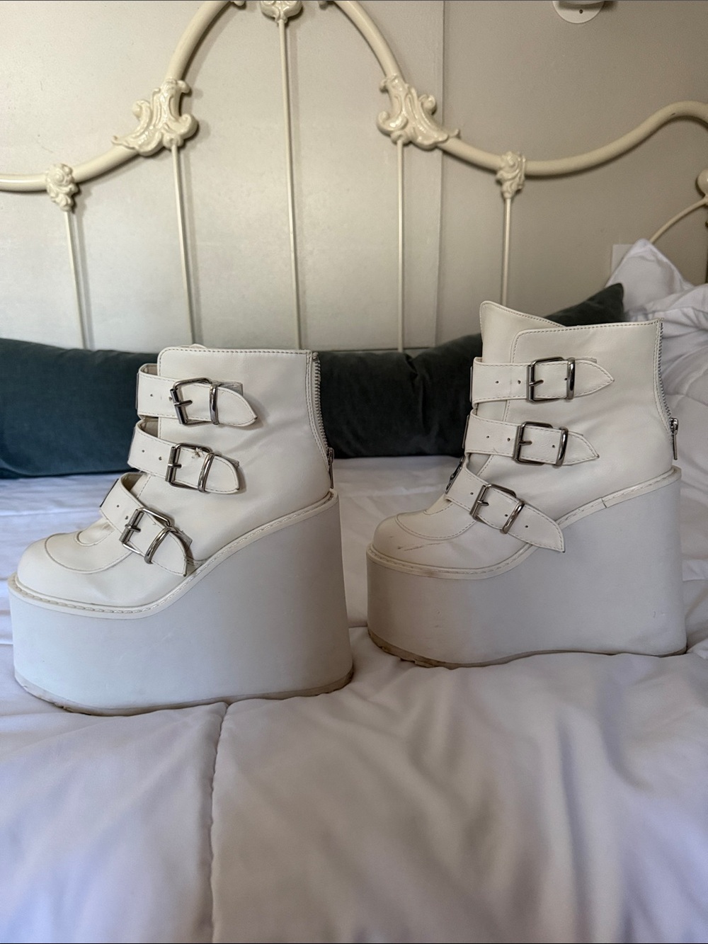 Demonia platform boots - Picture 3 of 5